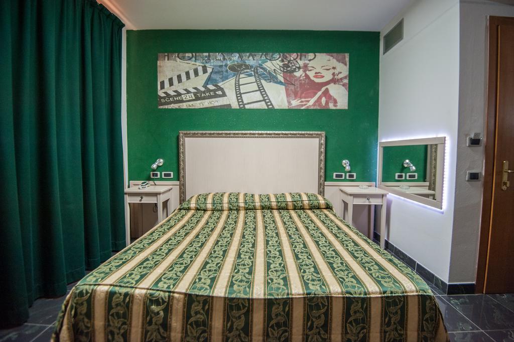 Orange Motel Vergiate Ngoại thất bức ảnh