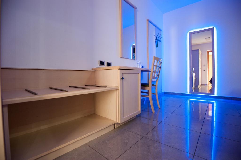Orange Motel Vergiate Ngoại thất bức ảnh