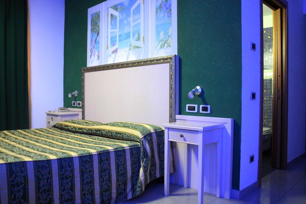 Orange Motel Vergiate Ngoại thất bức ảnh