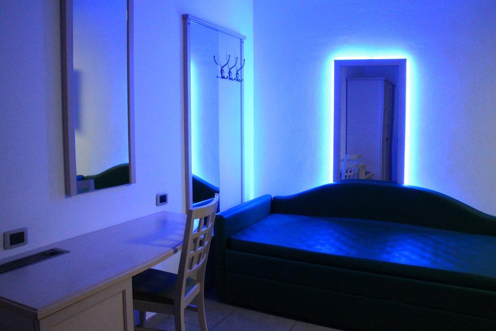 Orange Motel Vergiate Ngoại thất bức ảnh