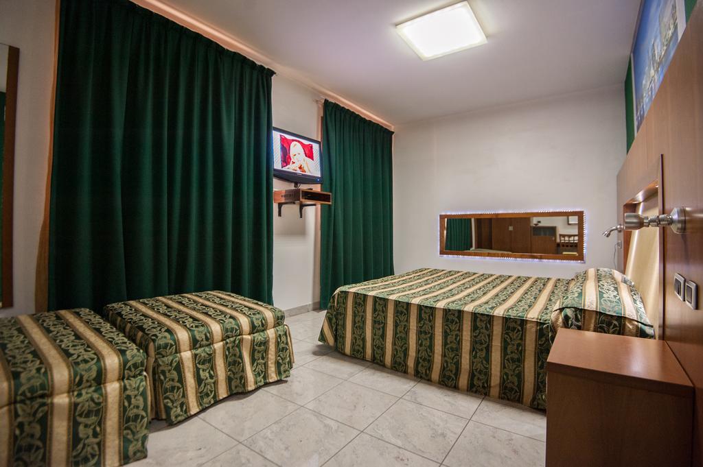 Orange Motel Vergiate Ngoại thất bức ảnh
