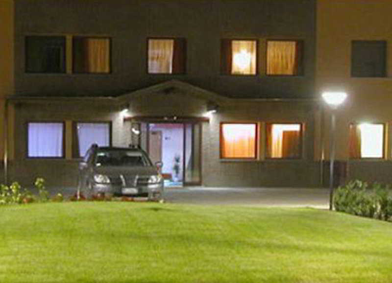 Orange Motel Vergiate Ngoại thất bức ảnh