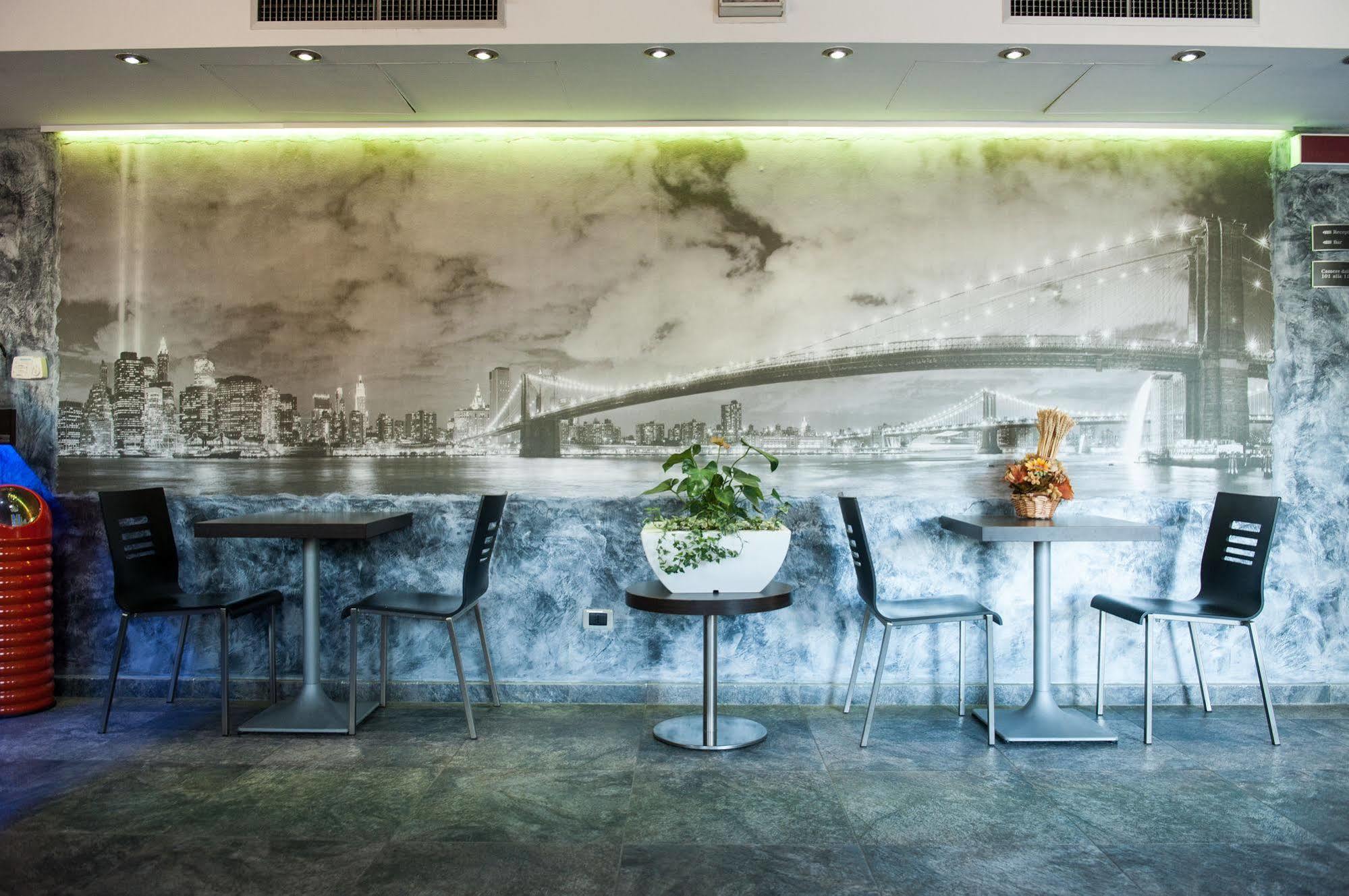 Orange Motel Vergiate Ngoại thất bức ảnh