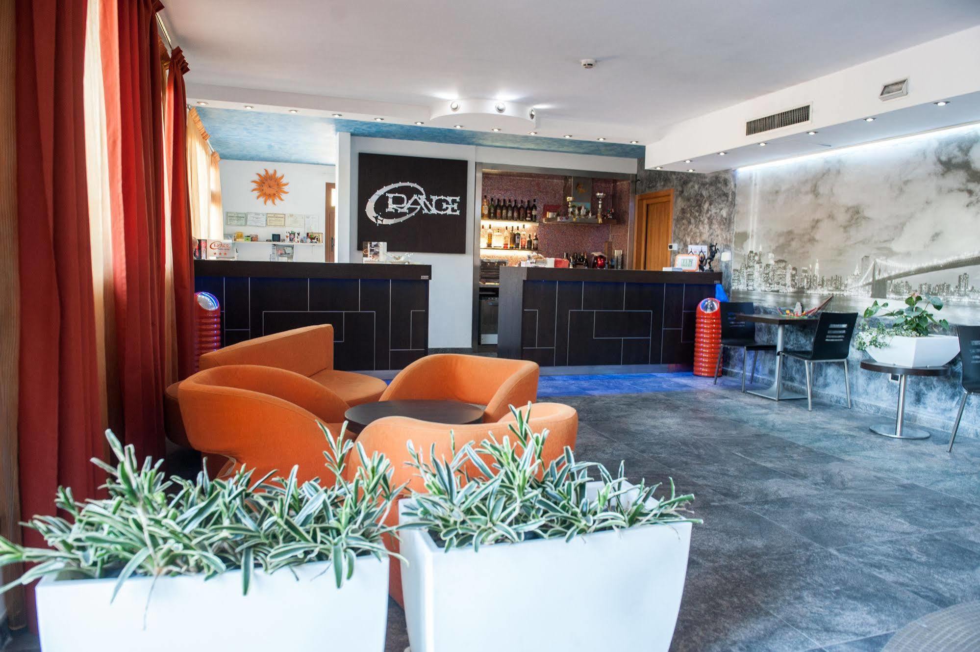 Orange Motel Vergiate Ngoại thất bức ảnh