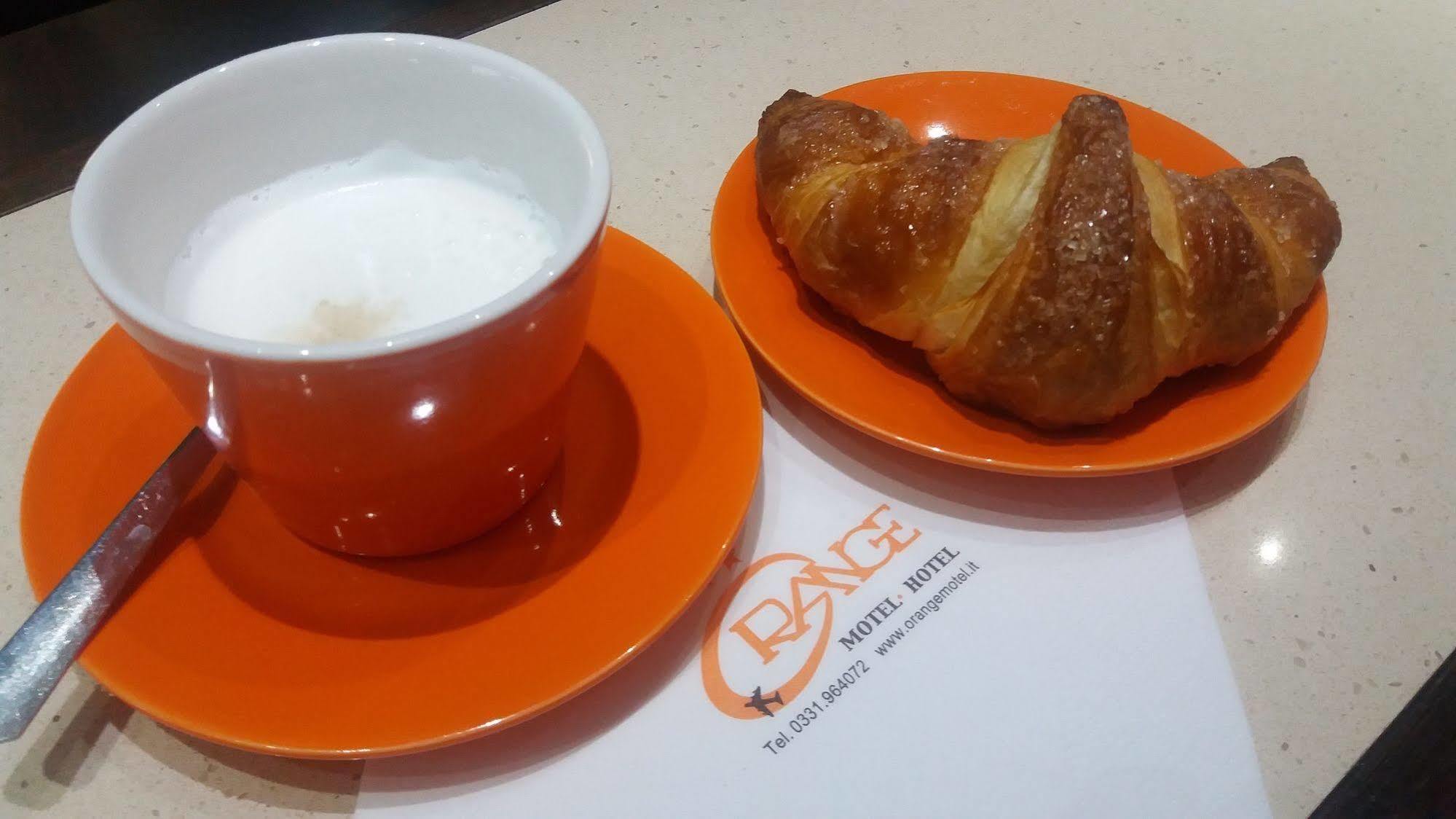 Orange Motel Vergiate Ngoại thất bức ảnh