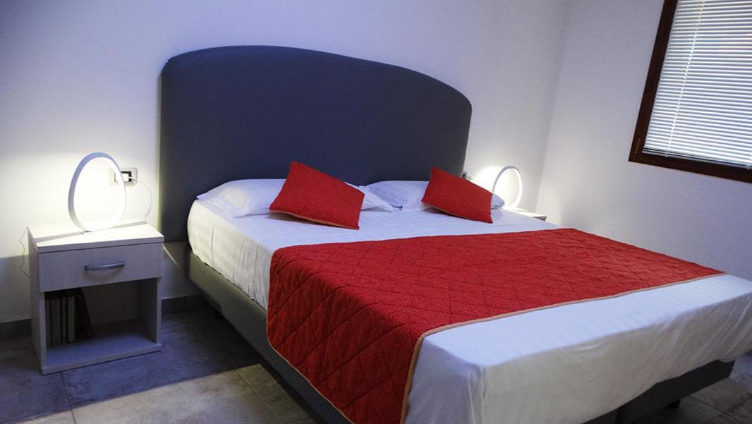 Orange Motel Vergiate Ngoại thất bức ảnh