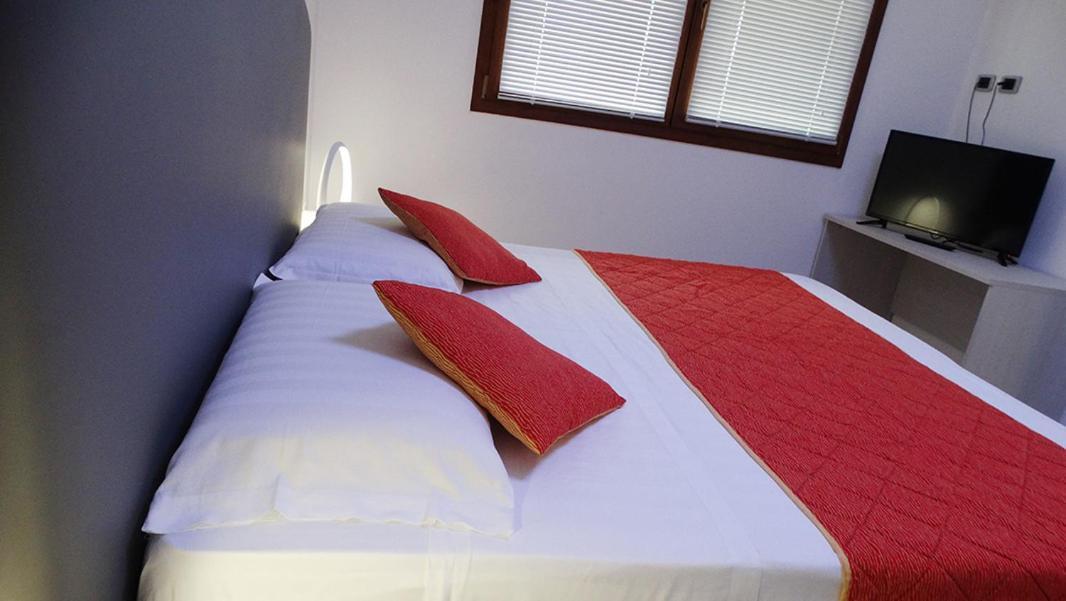 Orange Motel Vergiate Ngoại thất bức ảnh
