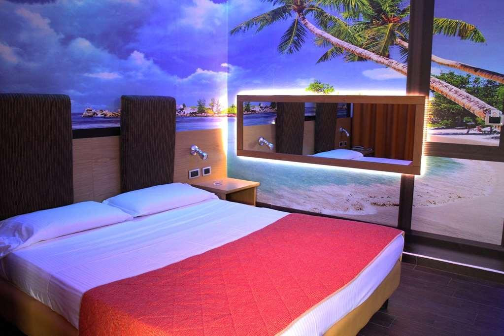 Orange Motel Vergiate Phòng bức ảnh